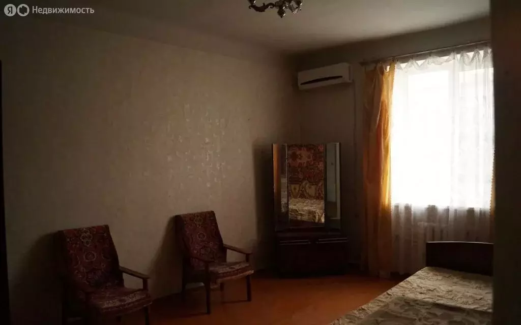 3-комнатная квартира: Каменск-Шахтинский, улица Пугачёва, 5 (67.1 м) - Фото 0
