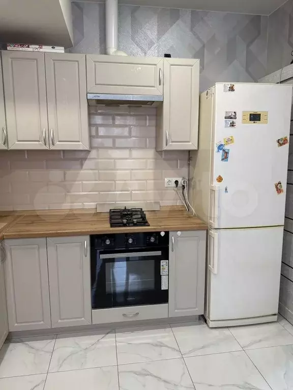 1-к. квартира, 40 м, 1/9 эт. - Фото 1