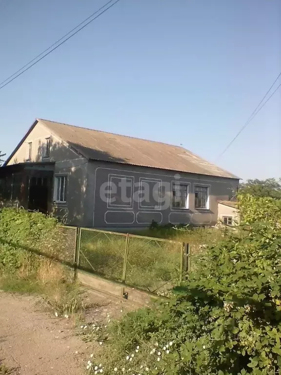 Дом в Крым, Черноморский район, с. Кировское ул. Фрунзе, 24 (336 м) - Фото 1