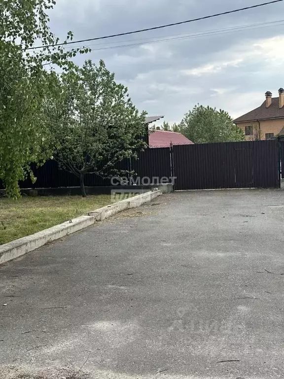 Участок в Белгородская область, Старый Оскол Николаевская ул. (20.0 ... - Фото 0