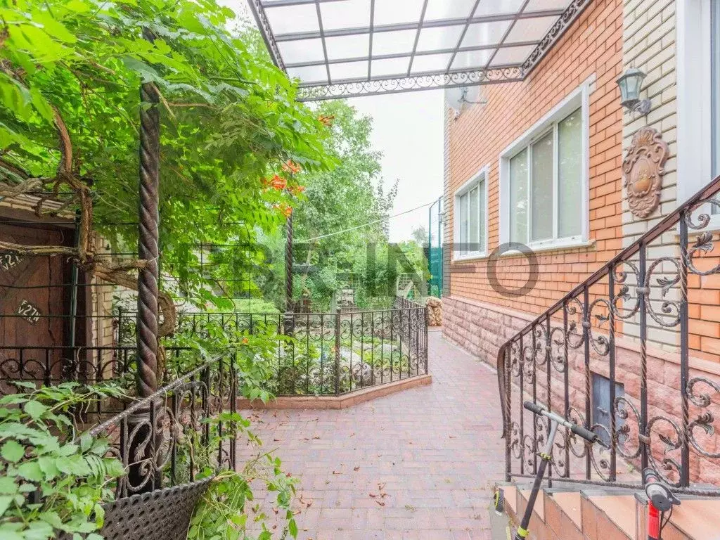 Дом в Ставропольский край, Ставрополь Пражский пер. (450 м) - Фото 1