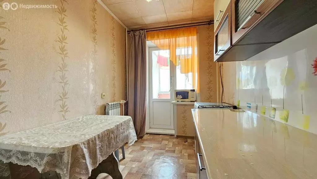 1-комнатная квартира: Октябрьский, улица Новосёлов, 12 (36.4 м) - Фото 2