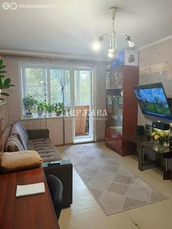 2-комнатная квартира: Старый Оскол, микрорайон Весенний, 3 (40 м) - Фото 1
