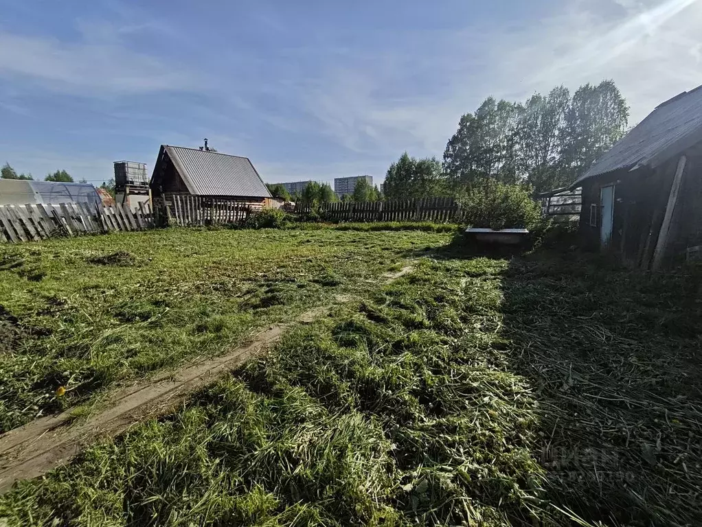Участок в Свердловская область, Первоуральск ул. Железнодорожников, 53 ... - Фото 1