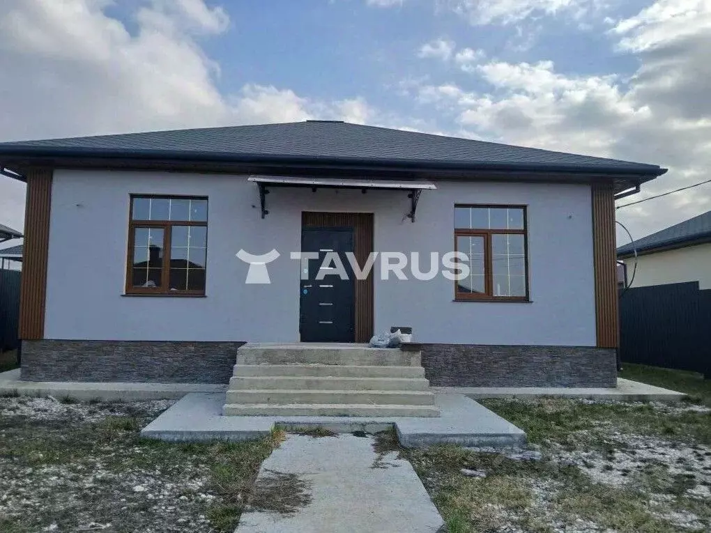 Дом в Крым, Симферопольский район, с. Мирное ул. Цветочная (100 м) - Фото 2