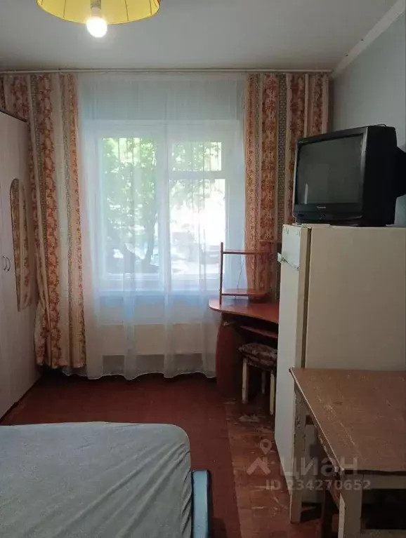 Комната Красноярский край, Красноярск ул. Забобонова, 8 - Фото 0