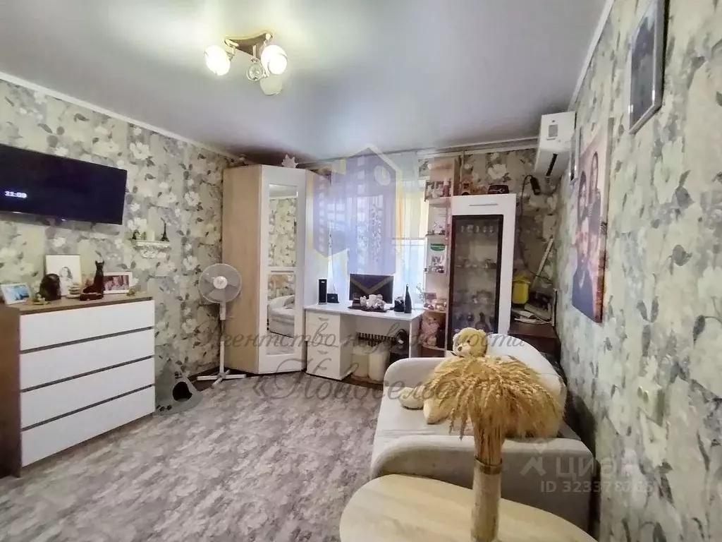 1-к кв. Белгородская область, Старый Оскол Стадионный пер., 6 (30.7 м) - Фото 1