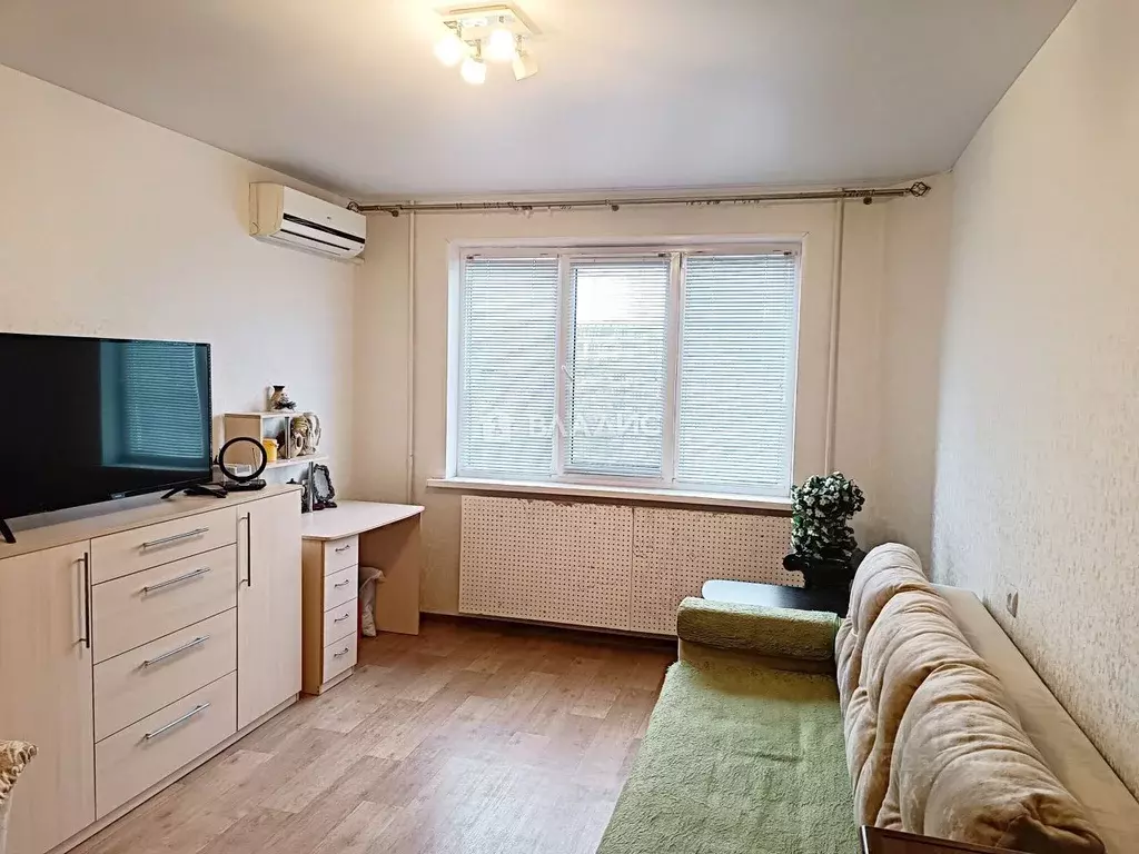 2-к кв. Волгоградская область, Волгоград ул. 8-й Воздушной Армии, 34 ... - Фото 2