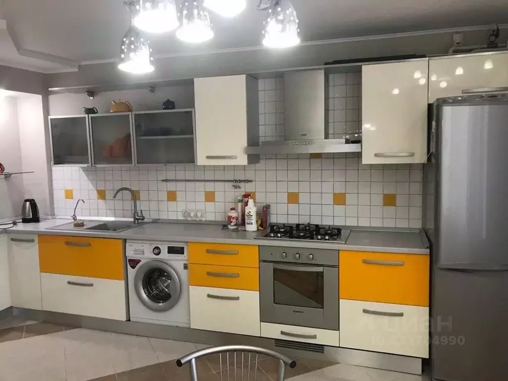 3-к кв. Крым, Симферополь ул. Некрасова, 9 (90.0 м) - Фото 1