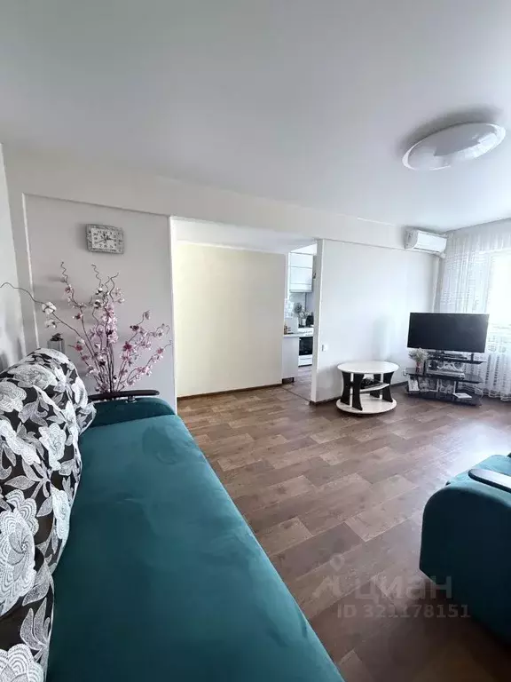 2-к кв. Омская область, Омск Крутая Горка мкр, ул. Российская, 15 ... - Фото 1