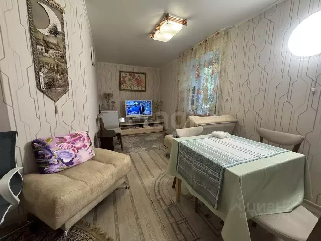 2-к кв. Тюменская область, Тюмень Карская ул., 21 (38.6 м) - Фото 0