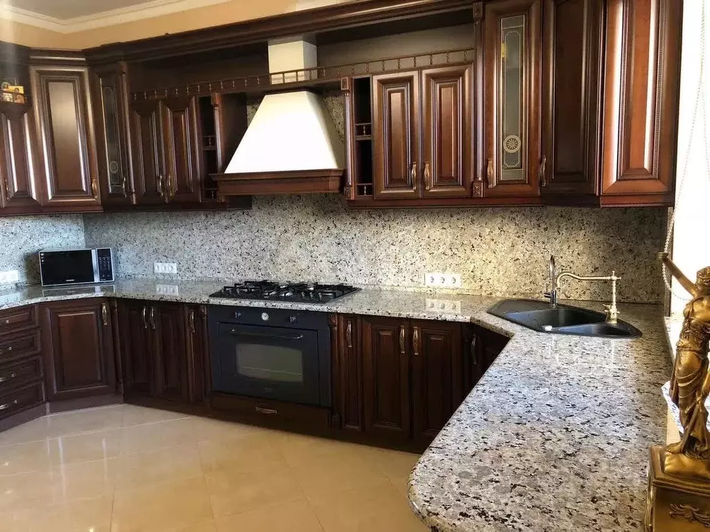 Дом в Краснодарский край, Краснодар ул. Кадетская, 3 (232 м) - Фото 2