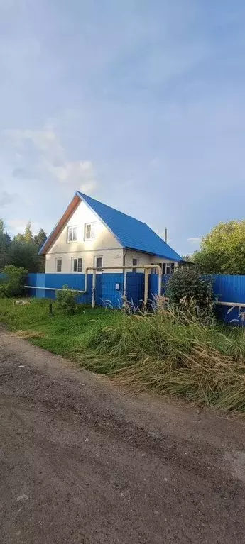 Дом в Ленинградская область, Тихвин Восточный мкр, ул. Лиственная (242 ... - Фото 1