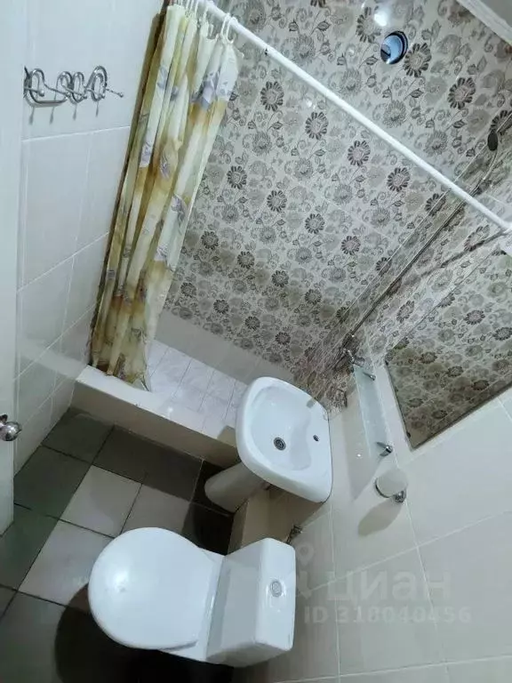 Комната Краснодарский край, Сочи Адлер жилрайон, ул. Лазурная, 18 - Фото 2