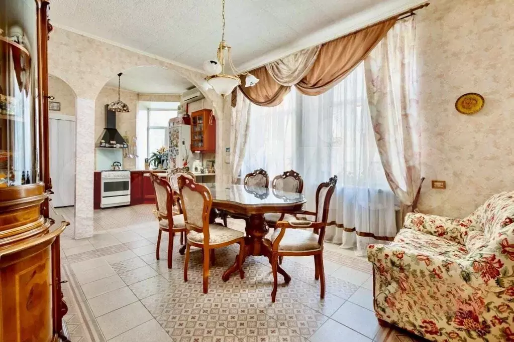 4-к. квартира, 145 м, 4/6 эт. - Фото 0
