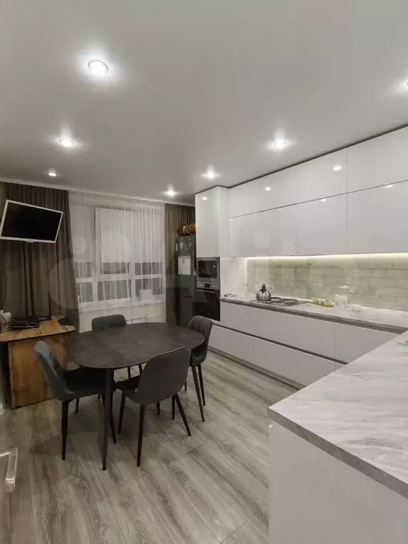 2-к. квартира, 63 м, 5/9 эт. - Фото 1