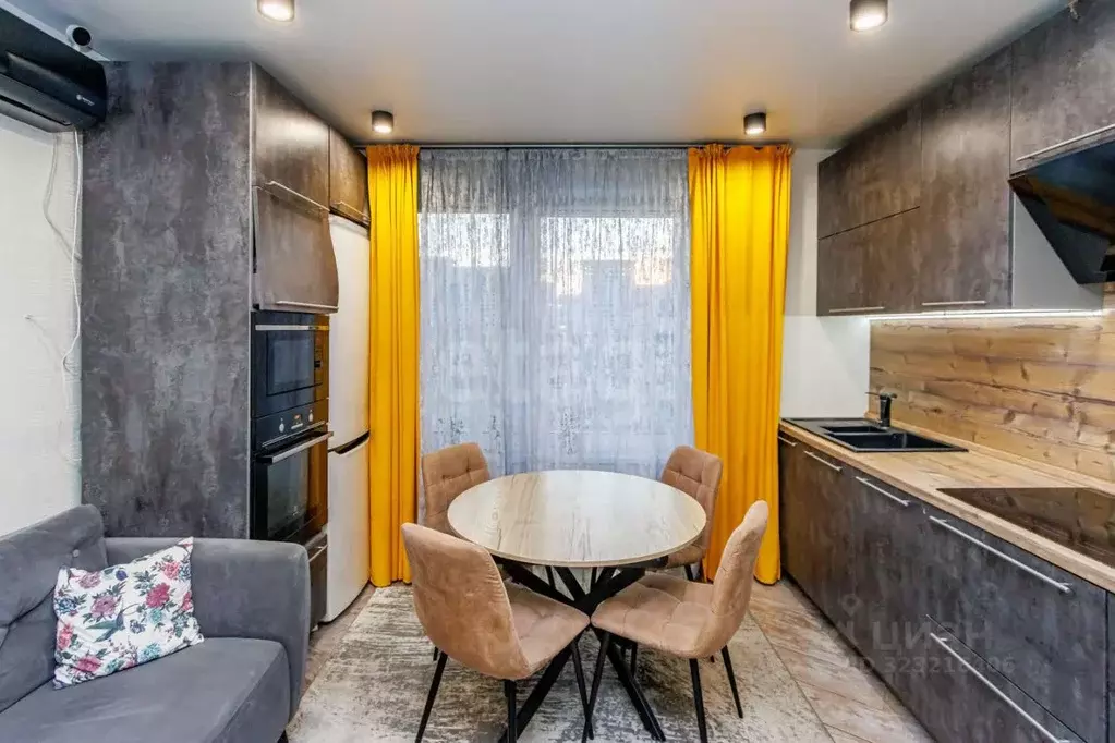 2-к кв. Тюменская область, Тюмень Ставропольская ул., 160 (55.9 м) - Фото 1