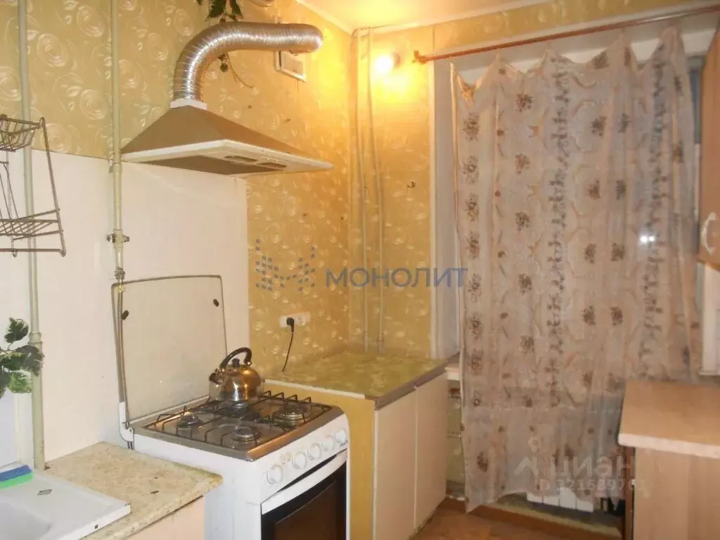 Комната Нижегородская область, Нижний Новгород ул. Страж Революции, ... - Фото 1