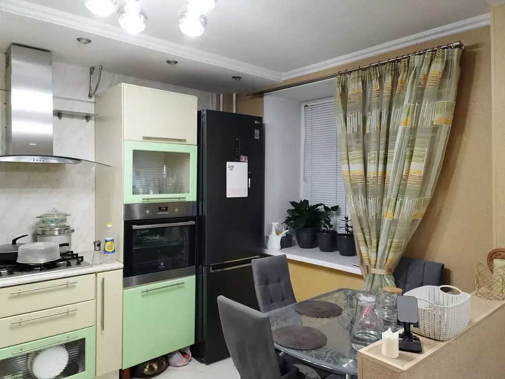 3-к кв. Вологодская область, Череповец Первомайская ул., 25 (73.6 м) - Фото 1