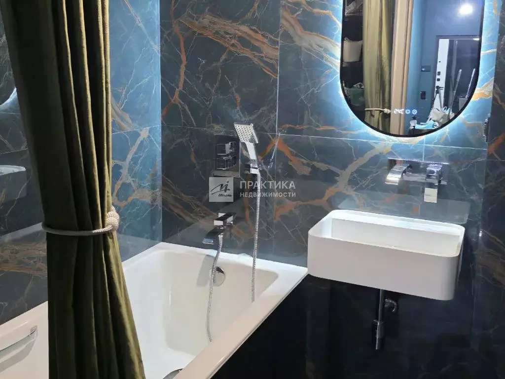 Продается 4-комнатная квартира - Фото 2