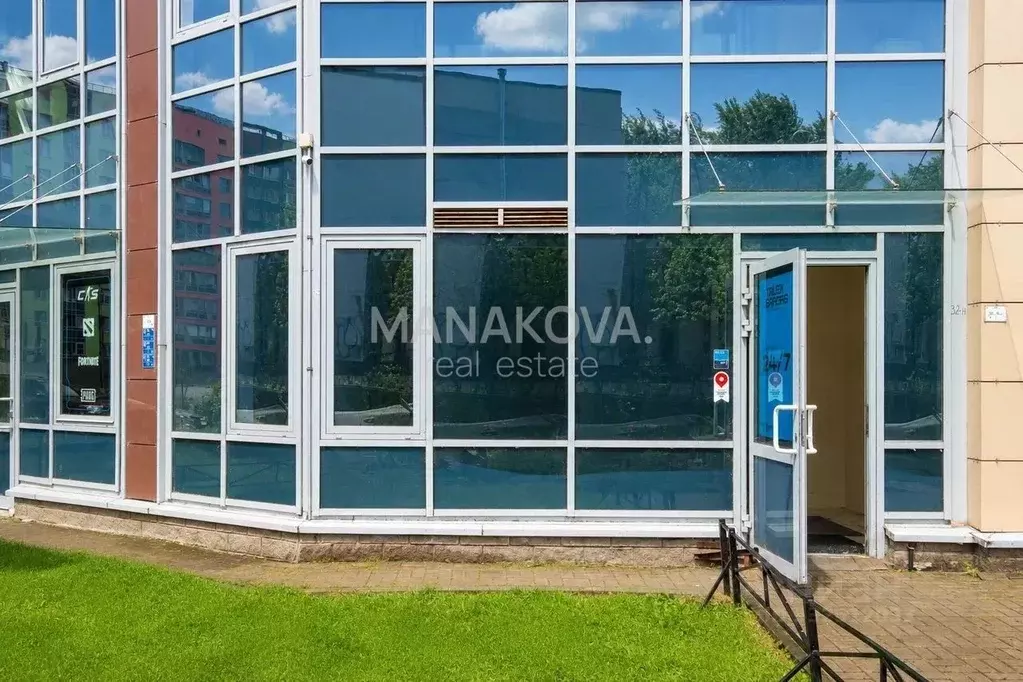 Помещение свободного назначения в Санкт-Петербург наб. Реки Смоленки, ... - Фото 1