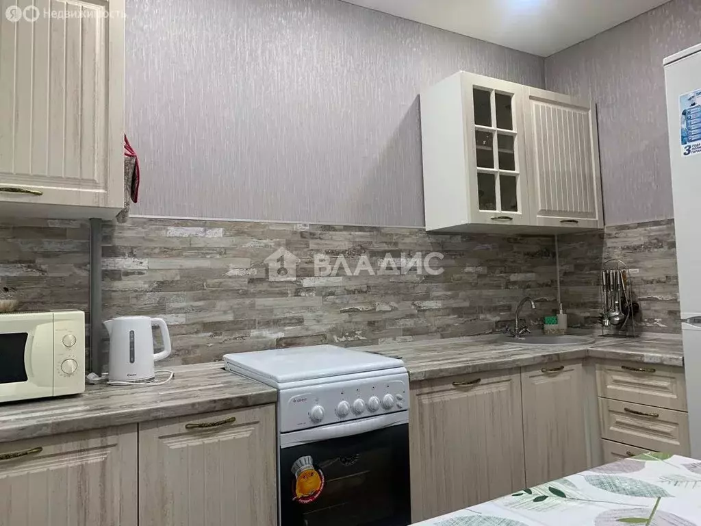 3-комнатная квартира: Белгород, улица Губкина, 24к2 (60 м) - Фото 0