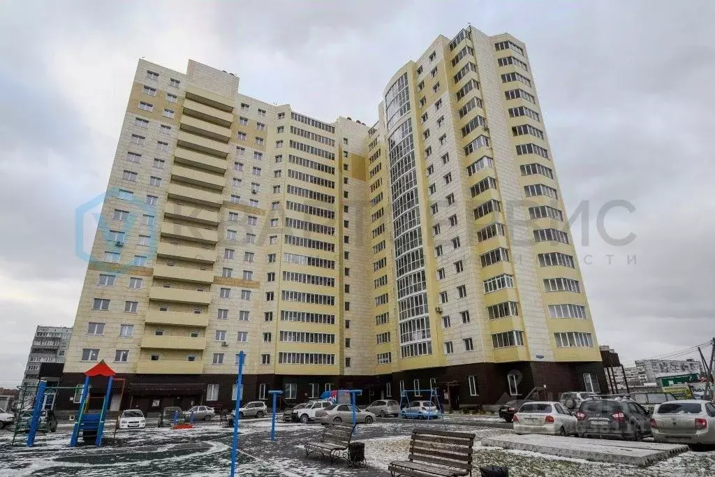 2-к кв. Омская область, Омск ул. Кирова, 51к1 (62.0 м) - Фото 1