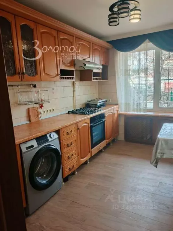 3-к кв. Ставропольский край, Кисловодск ул. Островского, 33 (75.0 м) - Фото 1