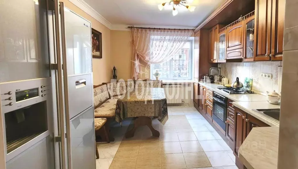 5-к кв. Омская область, Омск ул. Лермонтова, 24 (178.0 м) - Фото 0