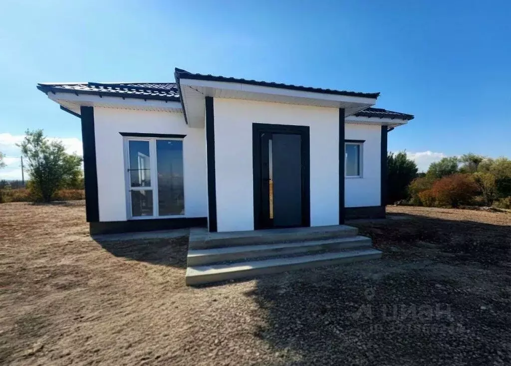 Дом в Крым, Симферопольский район, Перовское с/пос, СЭЛМА СПК ул. ... - Фото 1