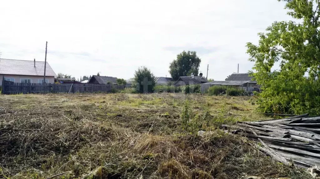 Дом в Свердловская область, Тугулым пгт ул. Красная (25 м) - Фото 1