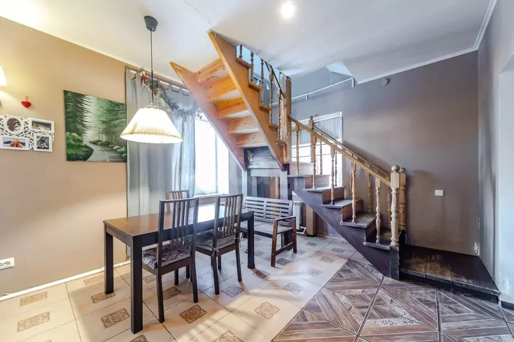 Дом в Санкт-Петербург пос. Белоостров, ул. Лобачика, 6 (200 м) - Фото 1