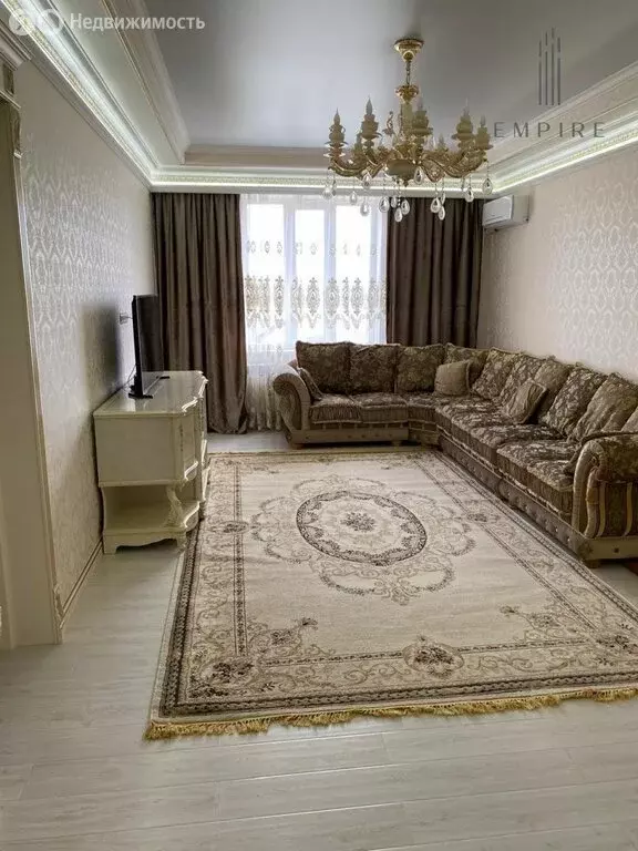 3-комнатная квартира: Грозный, улица А.А. Айдамирова, 135 (111 м) - Фото 1
