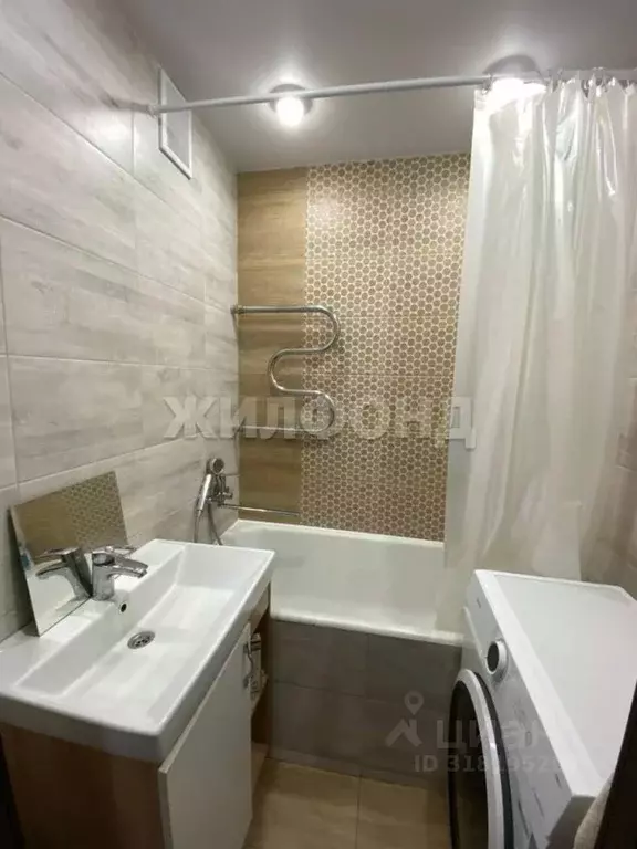 4-к кв. Новосибирская область, Новосибирск ул. Адриена Лежена, 11 ... - Фото 1
