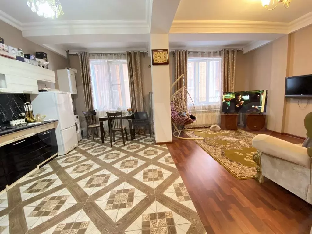 1-к. квартира, 55 м, 3/10 эт. - Фото 0