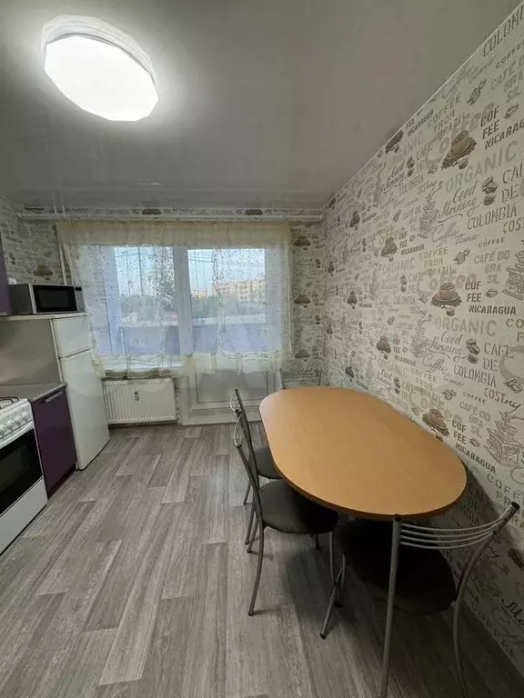 1-к. квартира, 40 м, 1/10 эт. - Фото 1