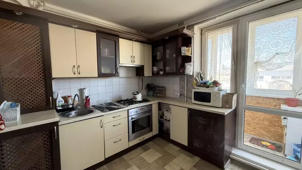 2-к кв. Крым, Черноморское пгт ул. Южная, 36Б (51.2 м) - Фото 1