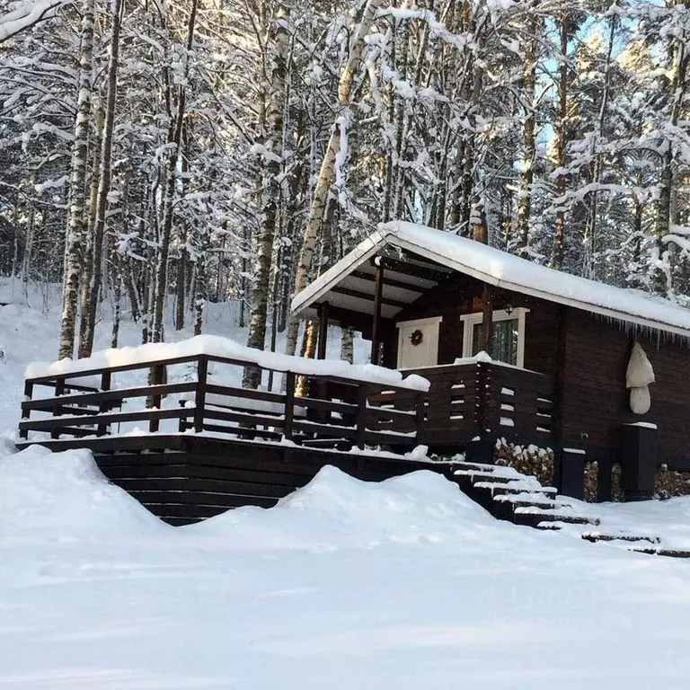 Дом в Карелия, Лахденпохский муниципальный округ, пос. Харвиа, Район ... - Фото 1
