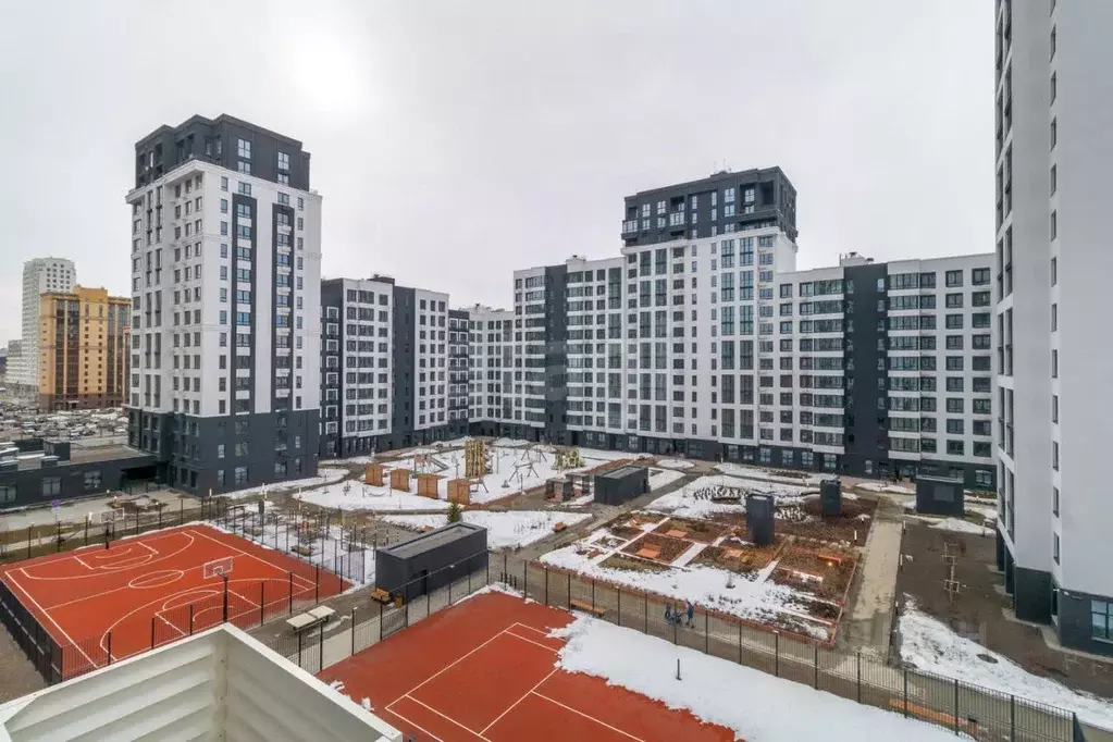 Студия Тюменская область, Тюмень ул. Братьев Бондаревых, 5 (29.5 м) - Фото 1