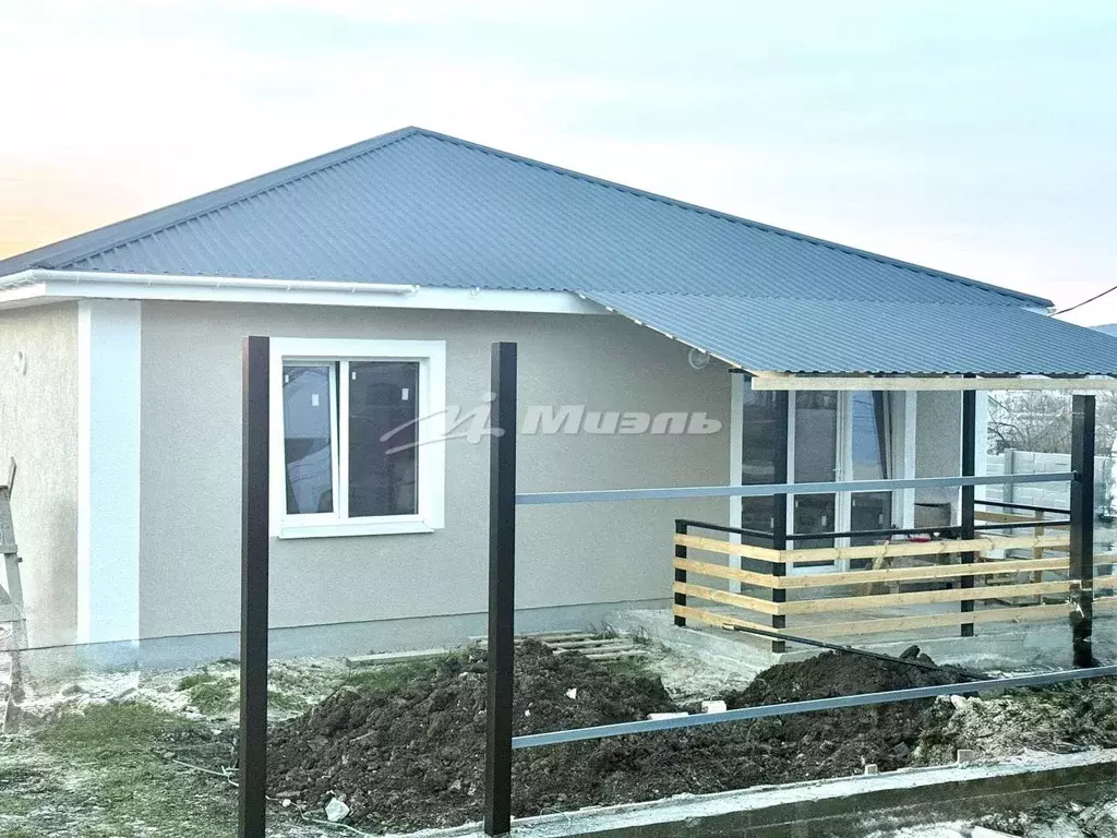 Дом в Крым, Симферопольский район, Добровское с/пос, с. Пионерское ул. ... - Фото 2