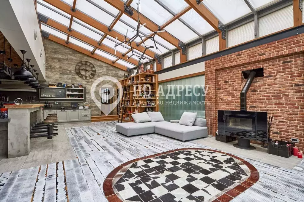 5-к кв. Саратовская область, Саратов Первомайская ул., 33/35 (400.0 м) - Фото 1