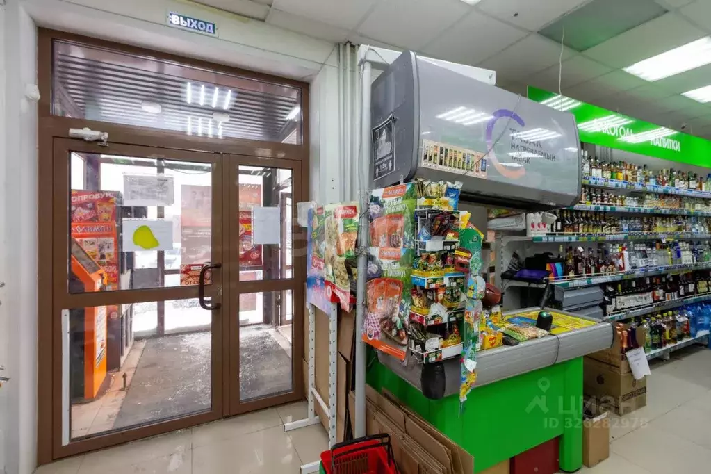 Помещение свободного назначения в Красноярский край, Красноярск наб. ... - Фото 1