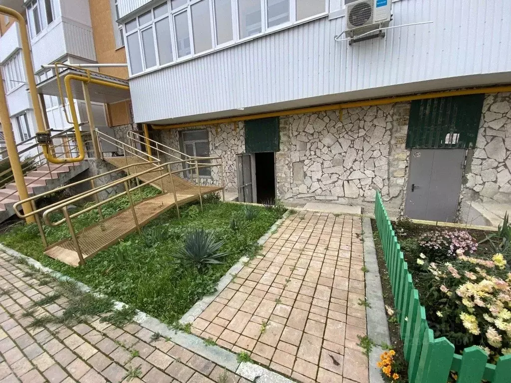 Помещение свободного назначения в Крым, Феодосия ул. Габрусева, 13Б ... - Фото 1