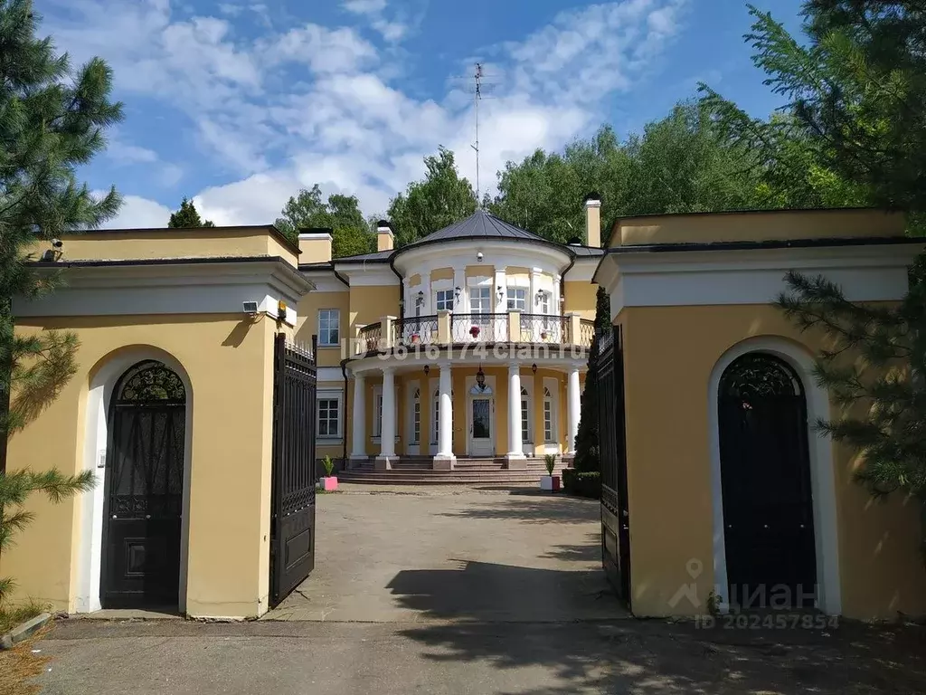 Дом в Московская область, Одинцовский городской округ, с. Ромашково  ... - Фото 0