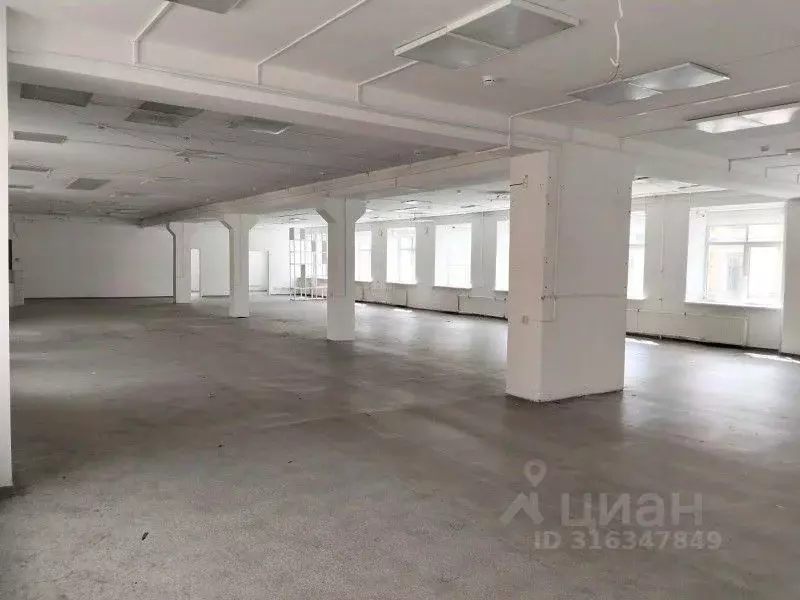 Торговая площадь в Санкт-Петербург Дегтярная ул., 5-7 (426 м) - Фото 1