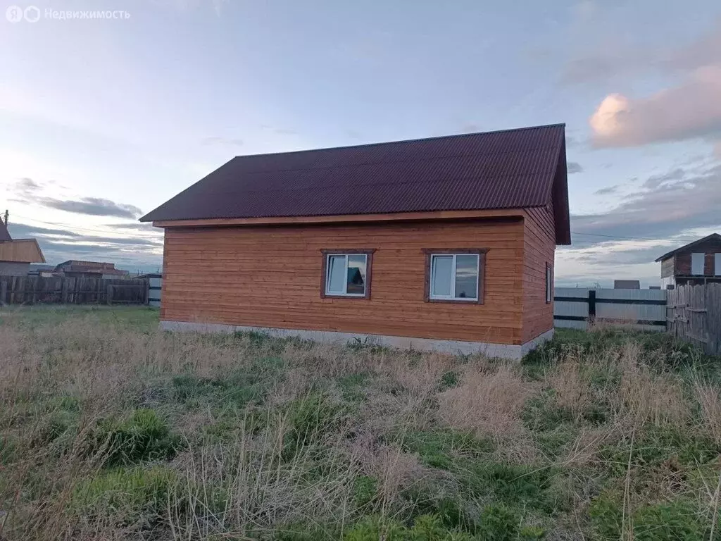 Дом в село Хомутово, Мирный переулок (100 м) - Фото 1