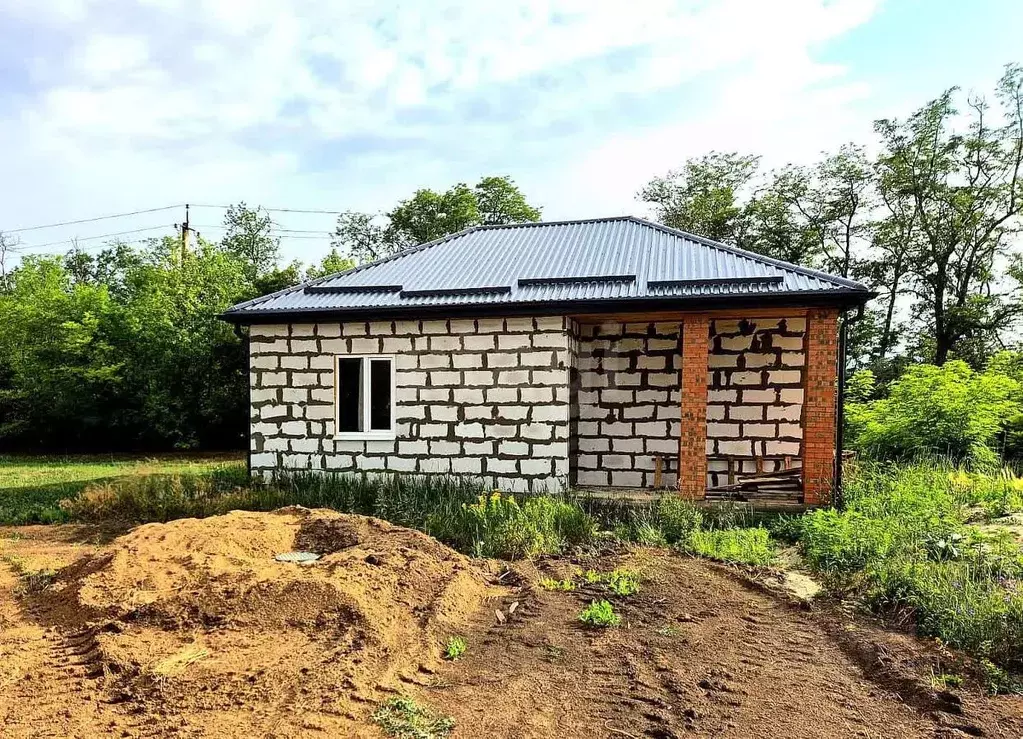 Дом в Ростовская область, Родионово-Несветайская сл. ул. 30 лет Победы ... - Фото 1