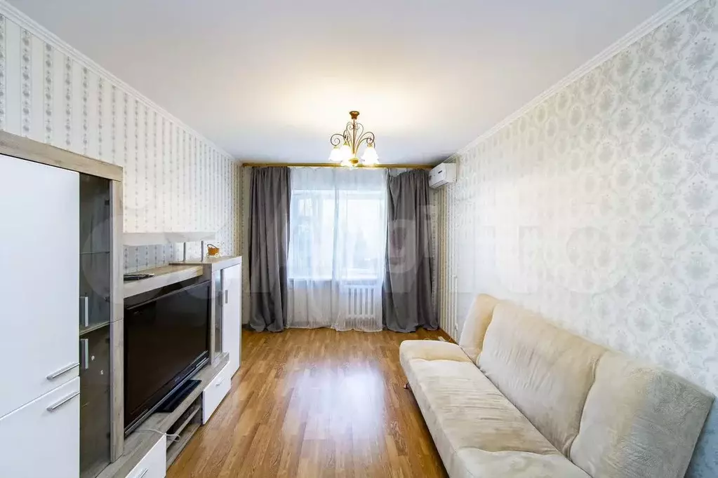 1-к. квартира, 50 м, 3/9 эт. - Фото 0