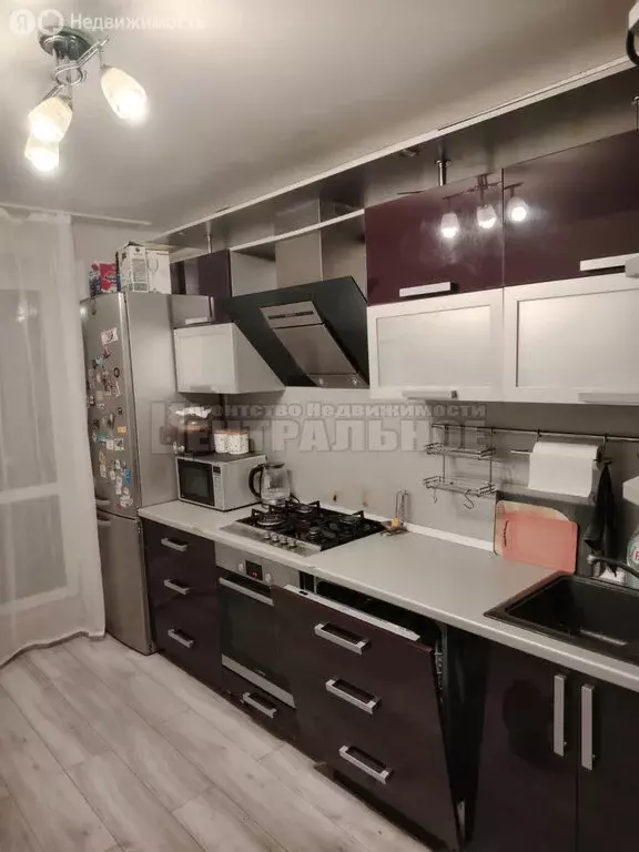 2-комнатная квартира: Смоленск, Кловская улица, 23А (63 м) - Фото 0