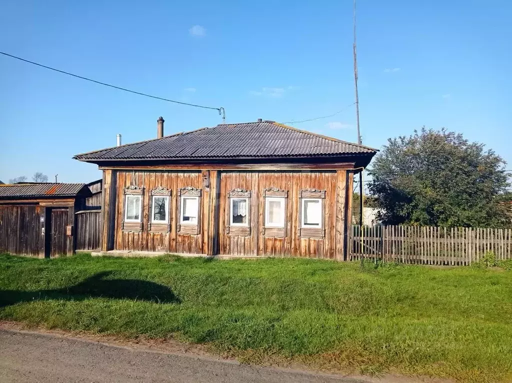 Дом в Тюменская область, Исетский муниципальный округ, с. Бобылево  ... - Фото 1